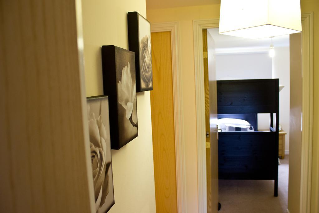 The Lindley Suite - Simple2Let Serviced Apartments Huddersfield Room photo