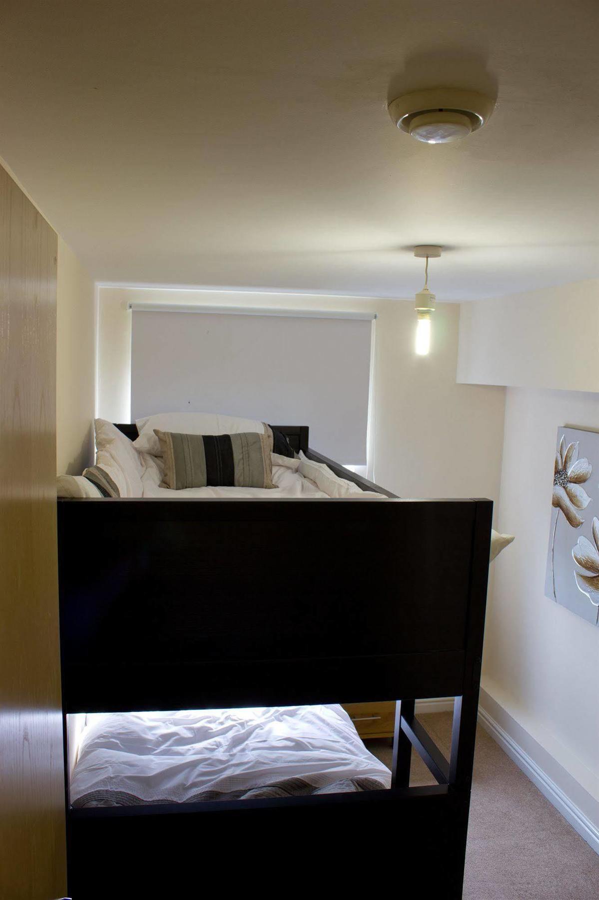 The Lindley Suite - Simple2Let Serviced Apartments Huddersfield Exterior photo